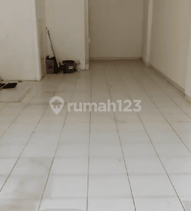 Disewa Ruko Murah 3 Lantai 202,5 Meter SHM Karawaci Tangerang
