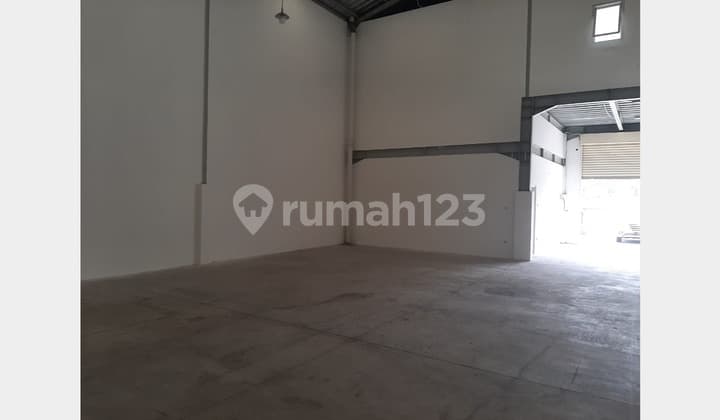 Warehouse for Rent Cirarab 432 Meters and 3-Storey Office Legok Tangerang