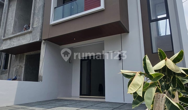 Rumah Baru 2 Lantai SHM Deket Gasibu Mini Antapani