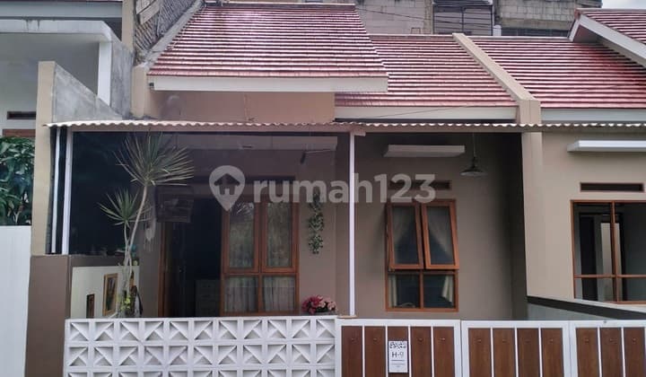 Rumah Bagus Semi Furnished di Komplek Sariwangi Atas 20 Menit ke Pasteur