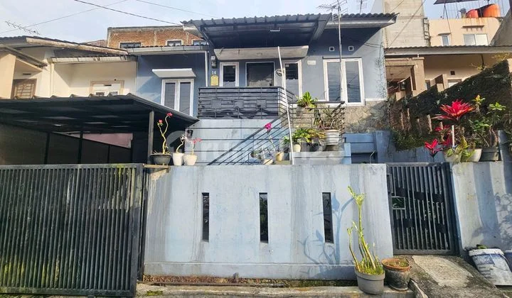 Semi-Furnished Ready-to-Occupy House with SHM in Sariwangi Cihanjuang, 30 Minutes to Pasteur Toll Gate