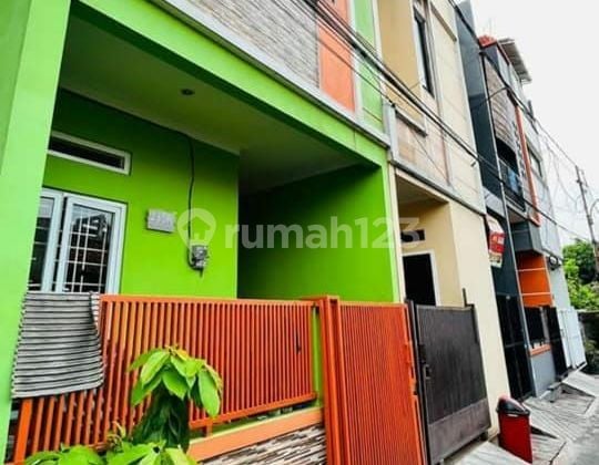 2-Story House in the Johar Baru business area, Central Jakarta