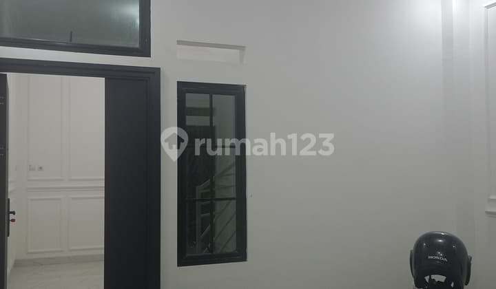 New House Ready to Occupancy 2-Car Carport Behind PS Store Condet East Jakarta
