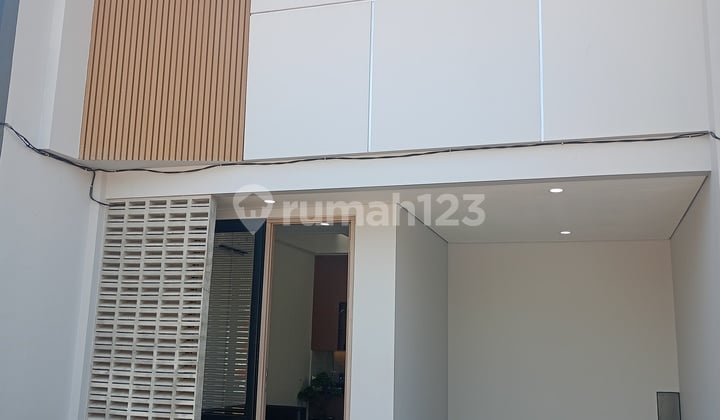 Rumah Modern Di Selatan Jakarta Dekat Pintu Toll Limo