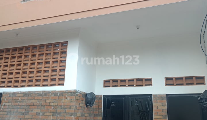 Rumah Murah Akses Mobil Dekat ke Pasar Kramat Jati di Batu Ampar