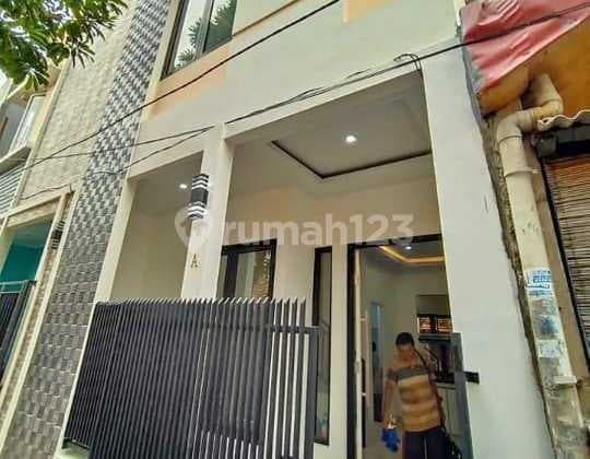 Rumah Baru 50 Meter ke Jalan Raya Kayu Manis Matraman Jakarta Timur