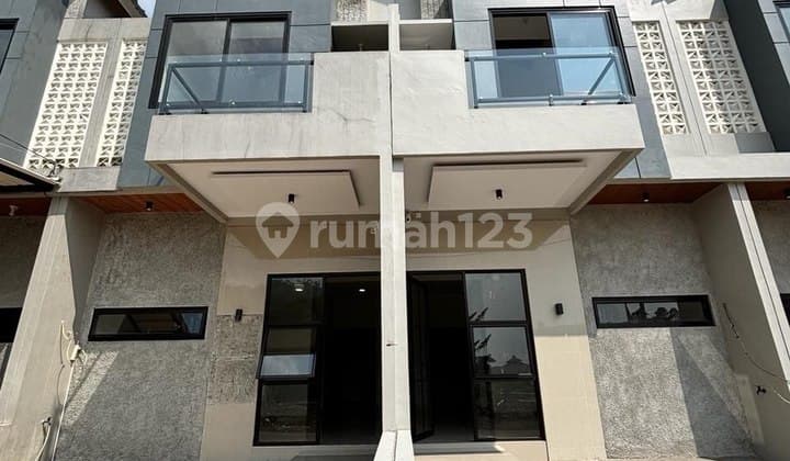 Luxurious yet affordable ready-to-occupy house near Pondok Cabe Golf Course