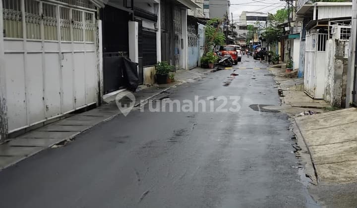 Jual Rumah Lokasi Bagus, Akses Mudah Tambora , Jakarta Barat