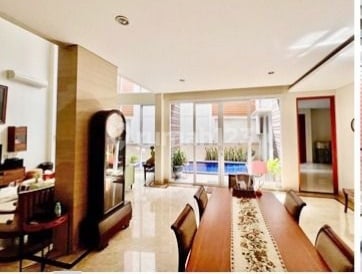 Hot Sale Rumah Bagus Ada Pool, Garasi, Carport di Lebak Bulus Jakarta Selatan