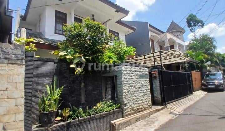 Rumah Elegan Kebayoran Baru, SHM Siap Hunii Lingkungan Premium