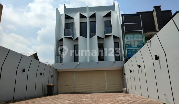 2 Beautiful, Gress Shophouse Units, Suitable for a Beauty Clinic