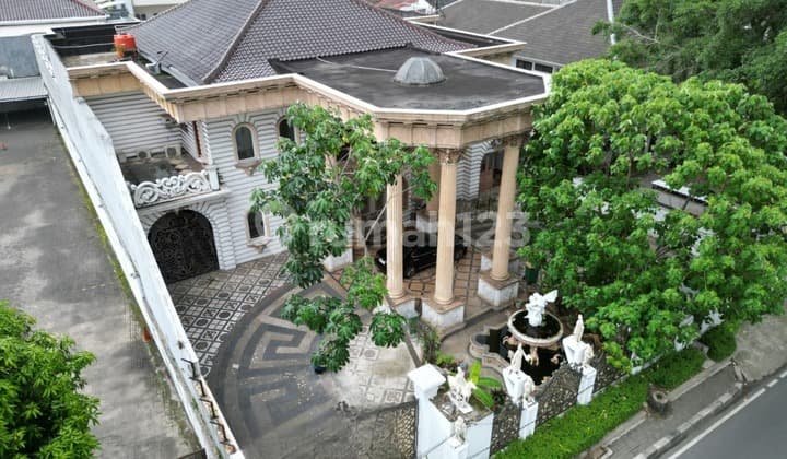 Large Residence in Pondok Indah