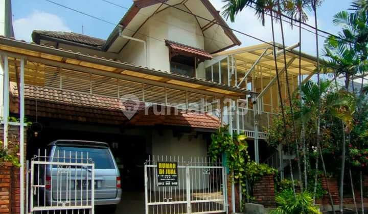 Rumah Asri Full Furnished Siap Pakai Dalam Cluster, Lokasi Strategis