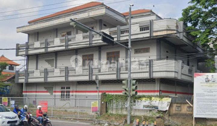 Disewakan/Dijual Ruko 3 Lantai Hook di Jalan Utama