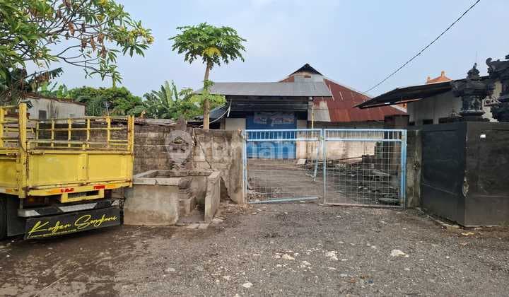 Warehouse Area 10 Are SHM in Front of Sempidi Market