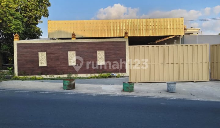 For Rent: West-Facing Warehouse with Complete Permit in Kerobokan.