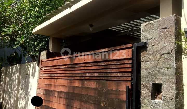 Siap Huni Rumah Style Villa Dekat Kampus Undiknas