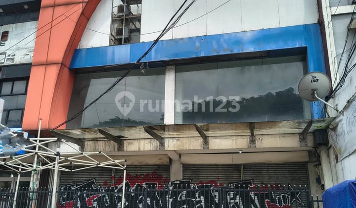 Ruko Gandeng 3 Lantai, Siap Huni di Pinggir Jalan Serpong