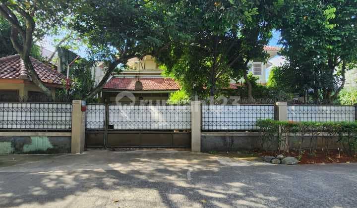 Rumah Nyaman ada Swimming Pool di Pondok Labu, Jakarta Selatan