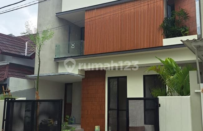Rumah Bagus Siap Huni Semi Furnished di Anggrek Loka BSD City