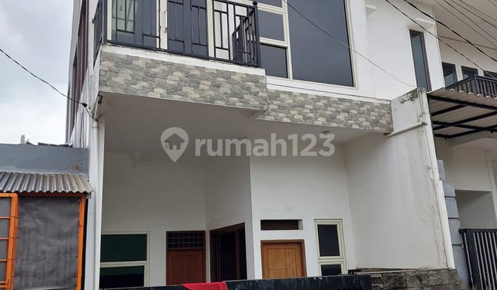 Rumah Siap Huni di Jelupang Tangerang Selatan