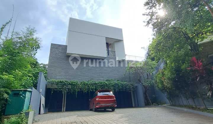 New 3-Story House Designed by Arsitek Studio Air Putih at Bukit Terrace Golf BSD
