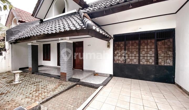 Rumah Luas Halaman BR 3+1 Siap Huni di Anggrek Loka BSD