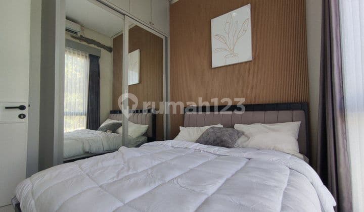 Hunian Keluarga Dengan Fasilitas Swimming Pool