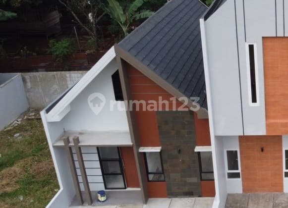Rumah Cantik Type 45/81 lantai 1 di Setu, Bekasi
