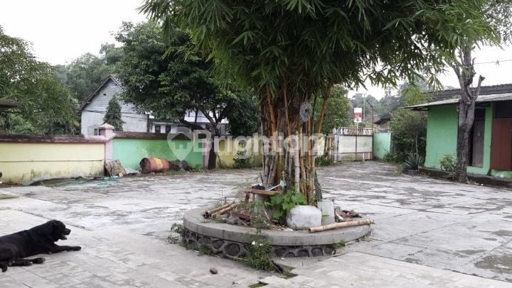 Gudang dan Pekarangan Gondang Mojokerto