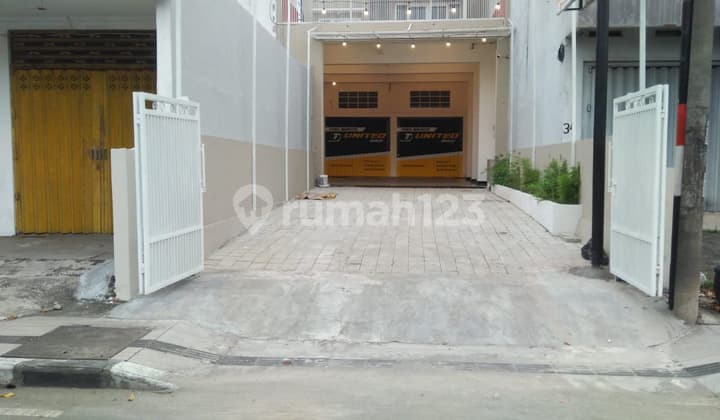Shop House in Gajah Mada, Magersari, Mojokerto City, 600 m²