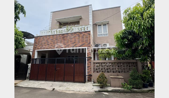 Dijual Rumah 2 Lt Hook Rapih & Terawat Siap Huni di Nusaloka Bsd