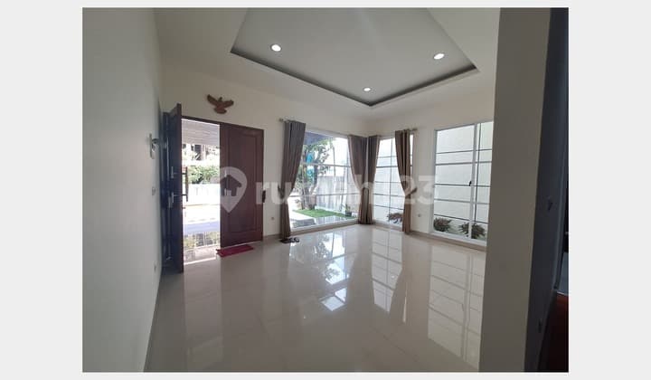 For Sale 3-Storey Luxury House 240M2 Semi Furnished in Alam Sutera