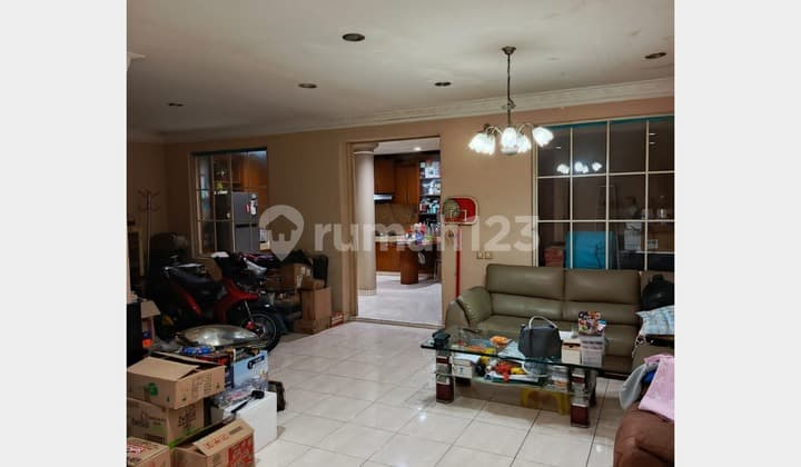 Dijual Rumah 2 LT 8X18 Semi Furnished Siap Huni di Lippo Karawaci