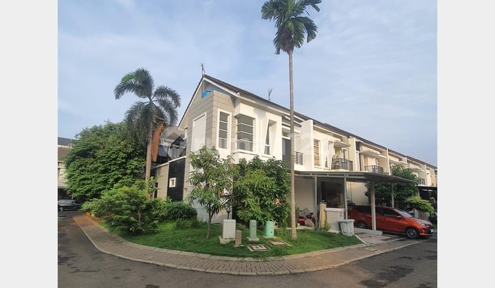 Dijual Rumah 2 LT Hook Semi Furnished Siap Huni Cluster Flourite