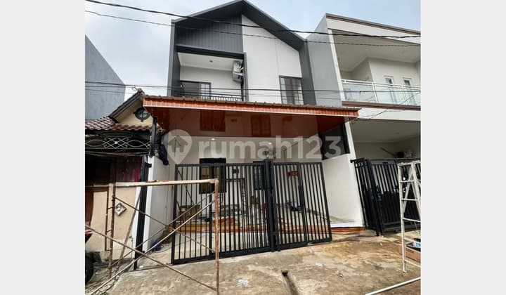 Dijual Rumah 2 Lt Semi Furnished Cluster Regensi Melati Mas Bsd