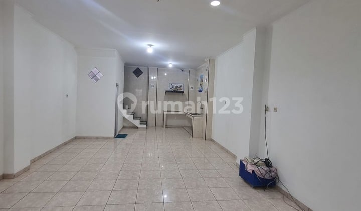 Jual Cepat.lokasi Strategis..Jalan Depan