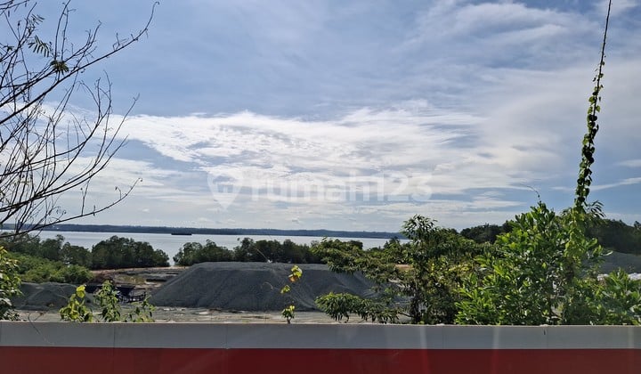 Tanah Pinggir Pantai Lango
