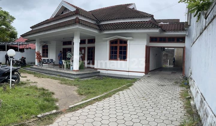 Rumah Besar Tegah Kota Klandasan