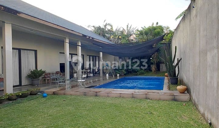 Rumah Luas Di Bintaro Sektor 9 Dengan Kolam Renang Bagus Kamar Cocok Cafe Restoran Bagus