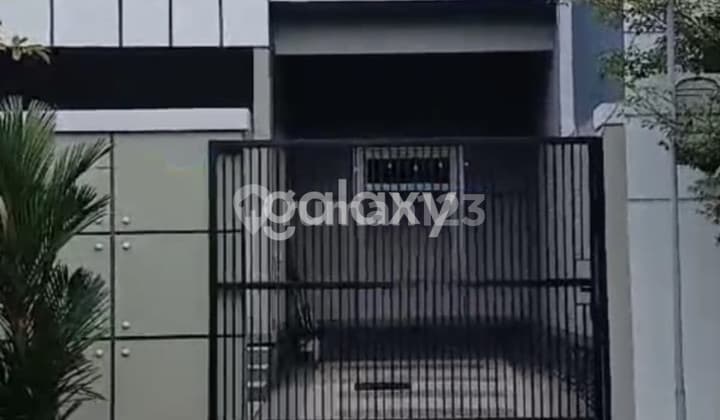 Rumah Daerah Tenggilis Utara di Surabaya