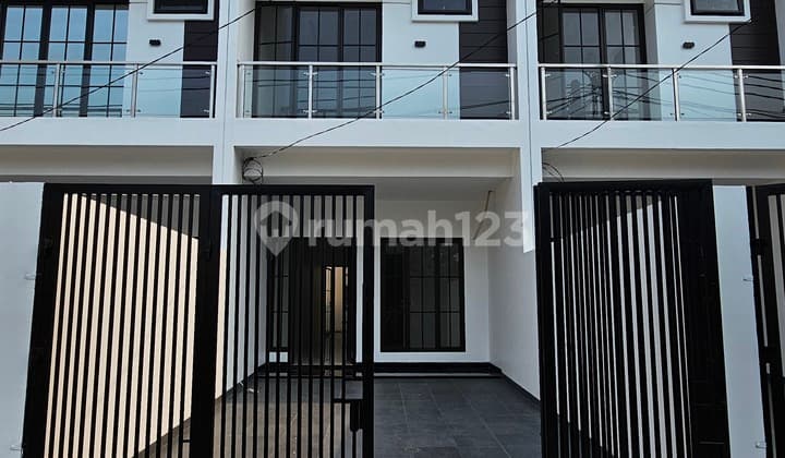 Rumah Baru 2 Lantai Siap Huni Meruya Jakarta Barat