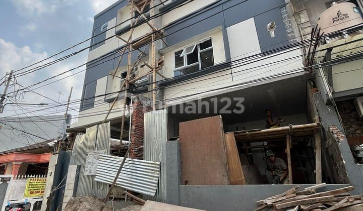 Rumah Baru Lokasi Strategis Tanjung Duren Jakarta Barat