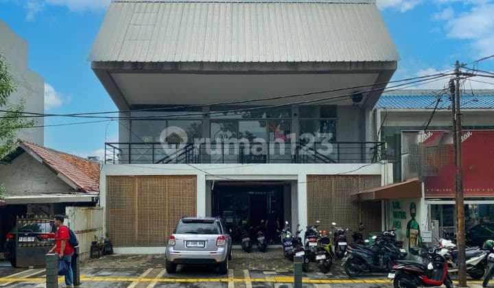 Tempat Usaha Strategis Pinggir Jalan Senopati Kebayoran Baru