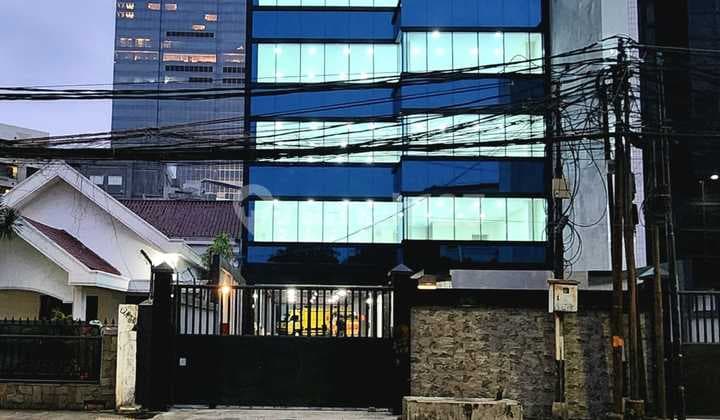 Gedung Baru 6,5 Lantai di Menteng Jakarta Pusat Depan Hotel Park Hyatt