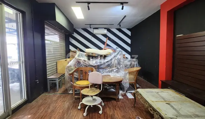 For Sale Ex Showroom Moge Hitung Tanah di Area Kebayoran Baru Jakarta Selatan