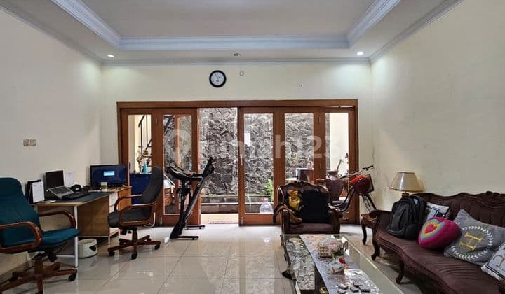 Dijual Rumah Secondary Modern Terawat Siap Huni Berlokasi di R.c Veteran Jakarta Selatan