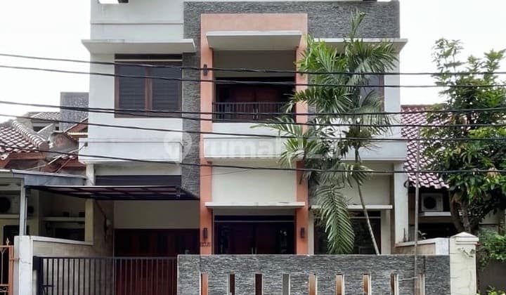 Dijual Rumah Lt.128/Lb.220 3+1Kt, Siap Huni , di Raffles Hills Cibubur, Bebas Banjir, Dekat LRT, Dekat Tol , Nego Smpai Jadi ! Rumah Bagus SHM di Trans Studio Mall Cibubur, Jl. Alternatif Cibubur No.230a, Harjamukti, Cimanggis, Kota Depok, Jawa Barat, Ind