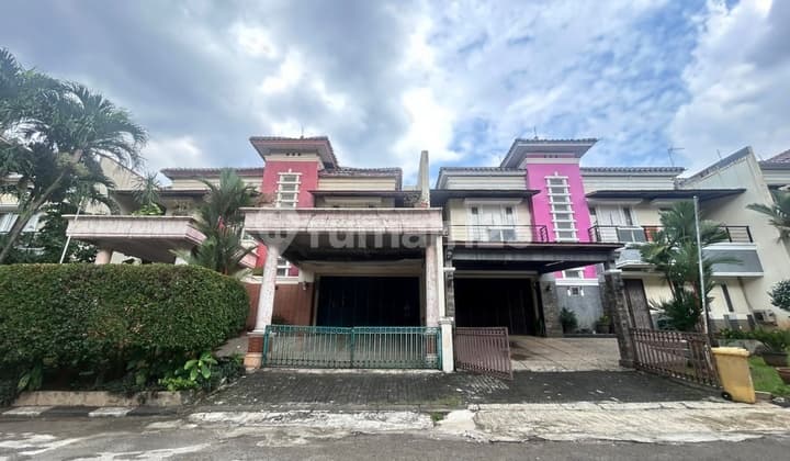 Hot‼️ Dijual Rumah Mewah di Boulevard Raffles Hills Lt.300/450, SHM, Butuh Minim Renovasi, Lokasi Strategis, Bebas Banjir, Lingkungan Aman Nyaman dan Asri.. di Raffles Hills Cibubur.