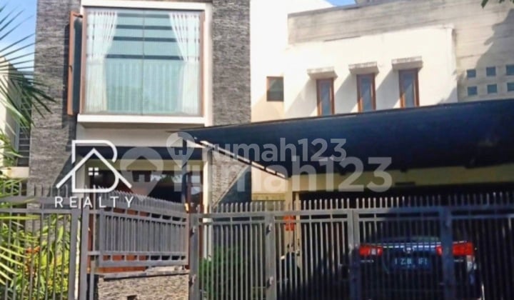 Disewakan Rumah Mewah Fully Furnished Lt.440/470. 6Kt. Homey dan Asri. Siap Huni, Bebas Banjir, Lokasi Strategis di Raffles Hills Cibubur. Rumah Bagus di Trans Studio Mall Cibubur, Jl. Alternatif Cibubur No.230a, Harjamukti, Cimanggis, Kota Depok, Jawa Ba